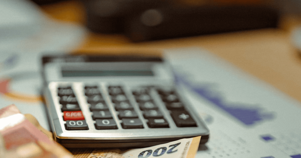 Mennyibe kerül egy profi weboldal 2025-ben? Realisztikus árak és rejtett költségek